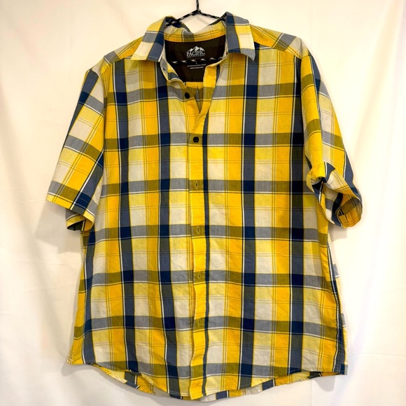 Pacific Outfitters Men's Yellow and Blue Plaid Active Stretch Short Sleeve - Picture 1 of 5